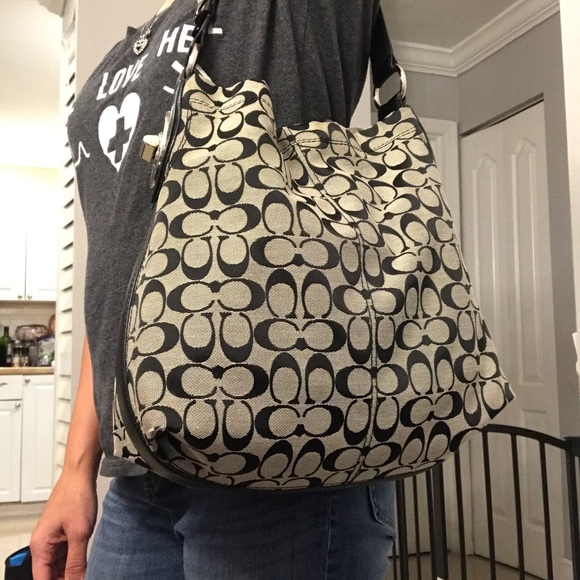 Coach Handbags - Coach shoulder bag